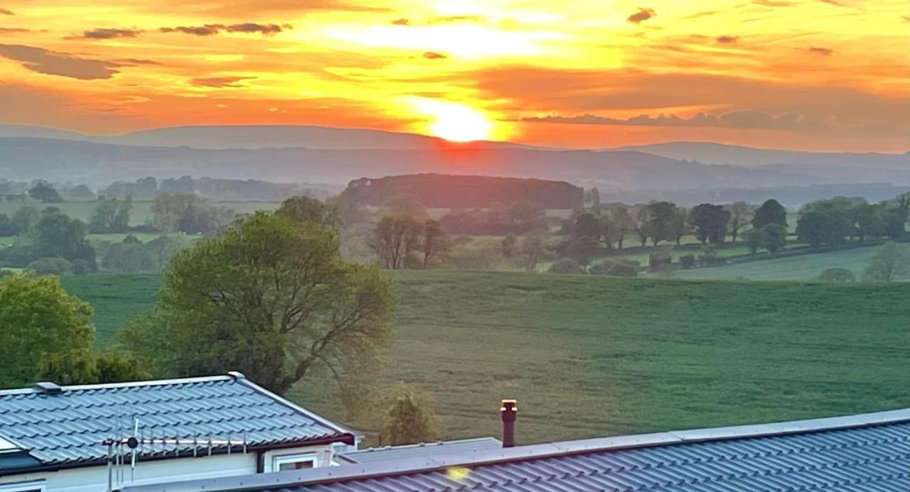 Ribble Valley Lodge Retreat جيسبورن المظهر الخارجي الصورة